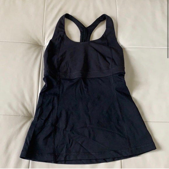 Lululemon black tank top size 4 - Picture 2 of 4